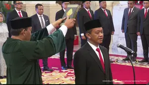 Tangkapan layar Presiden Joko Widodo (Jokowi) resmi melantik Bahlil Lahadalia menjadi Menteri Energi dan Sumber Daya Mineral (ESDM), pada Senin (19/8/2024). (Arief/Liputan6.com)