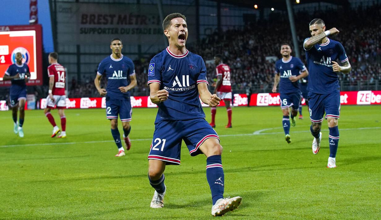 PSG mencetak dua gol lebih dulu lewat Ander Herrera dan Kylian Mbappe di babak pertama. Lalu ditambah Idrissa Gueye dan Angel Di Maria. (Foto: AP/Daniel Cole)