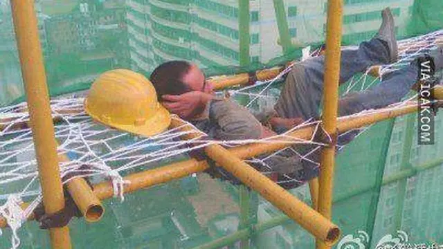 6 Tempat Tidur Kuli Bangunan di Lokasi Proyek Ini Anti-mainstream
