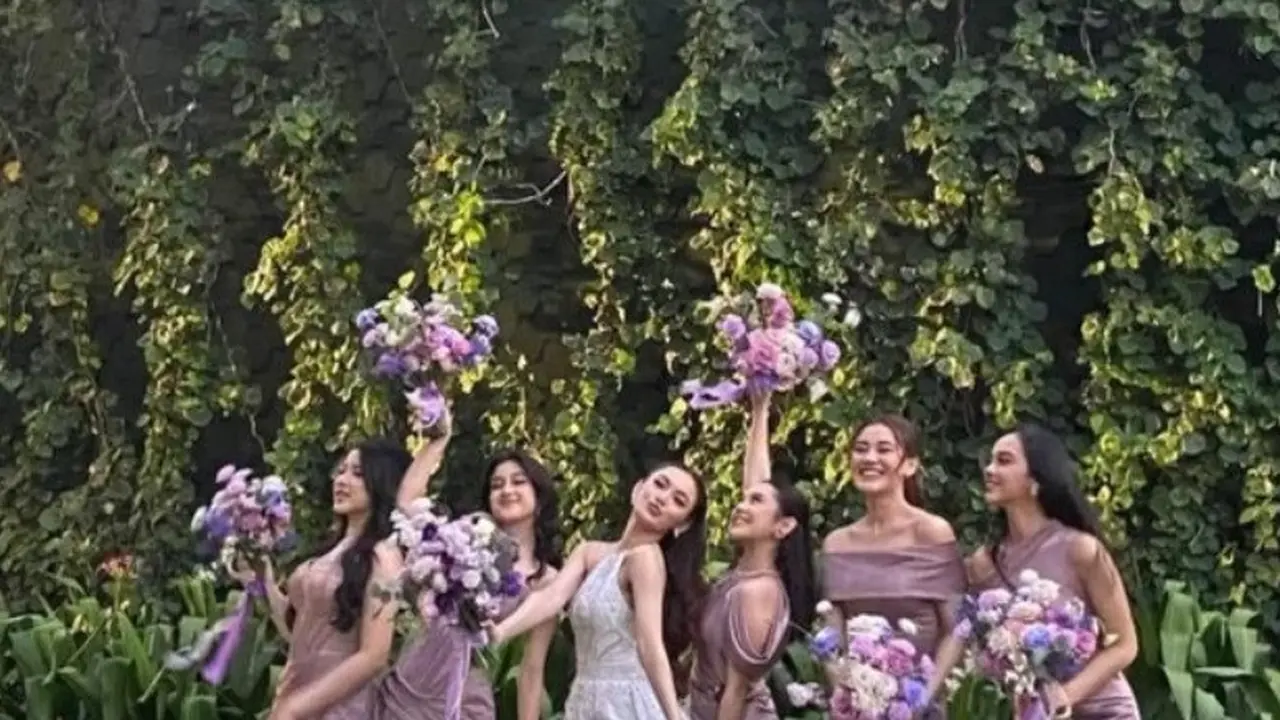 Bridesmaid pernikahan Mahalini