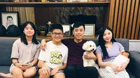 7 Potret Kapten Vincent Bersama Istri dan Anak yang Tampil Makin Mesra