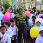 MPLS di SDN Kaliasin 1 Surabaya, kepala sekolah dan guru rela menggunakan kostum superhero. (Istimewa)