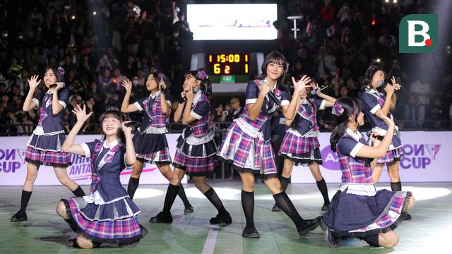 Foto: JKT48 Tampil Energik di Grand Final AXIS Nation Cup 2023