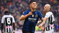 Penyerang Inter Milan, Joaquin Correa, mencetak dua gol dalam laga melawan Udinese pada laga pekan ke-11 Serie A 2021/2022 di Giuseppe Meazza, Minggu (31/10/2021). (AFP/Marco Bertorello)