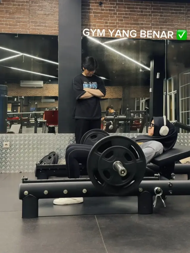 Putri Delina Nge-Gym