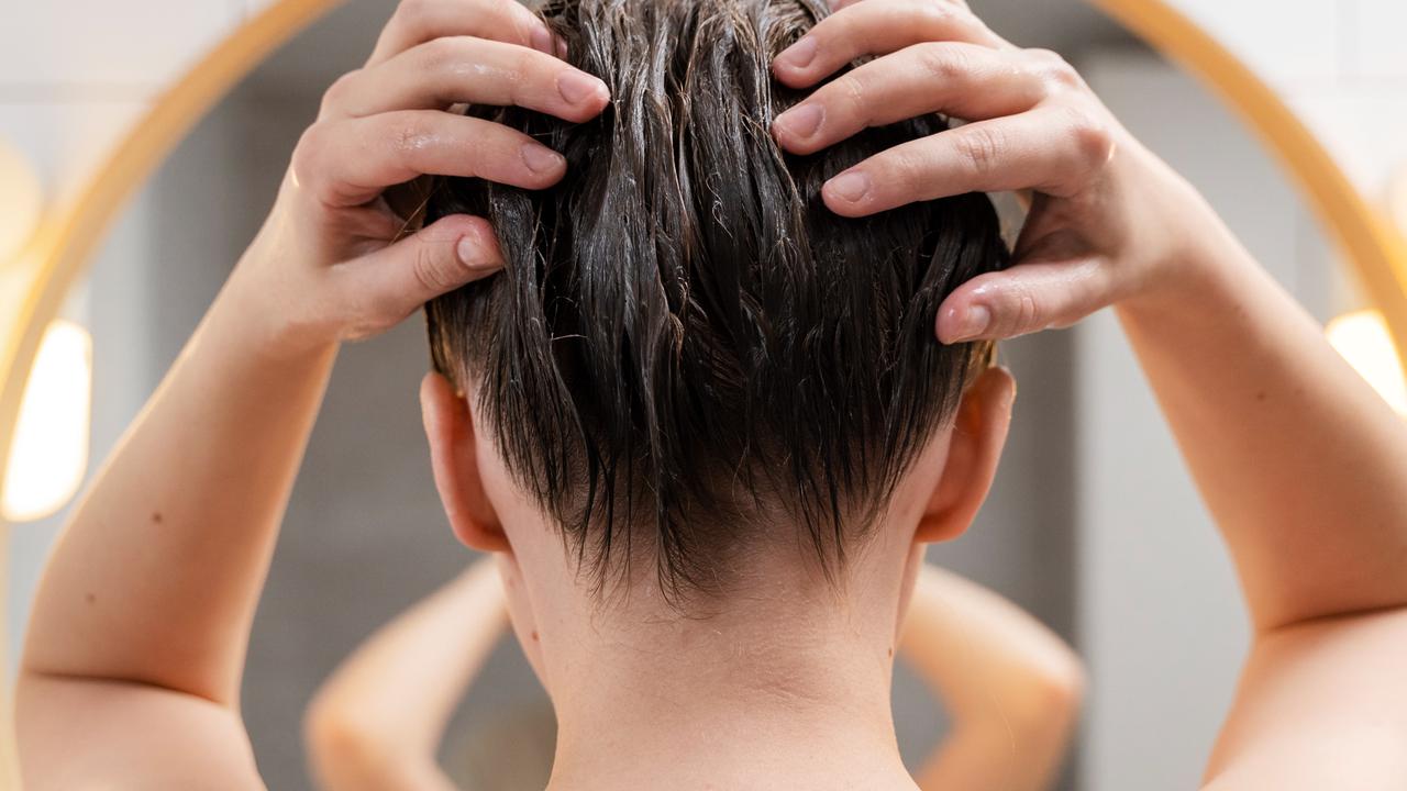 Perawatan Alami untuk Mengatasi Rambut Berketombe