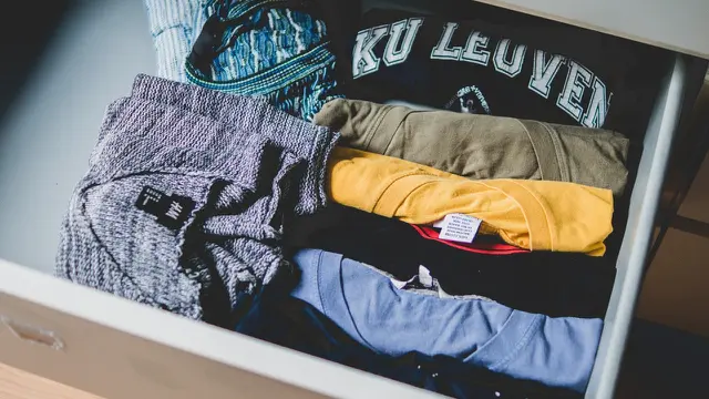 Ilustrasi baju, kaus