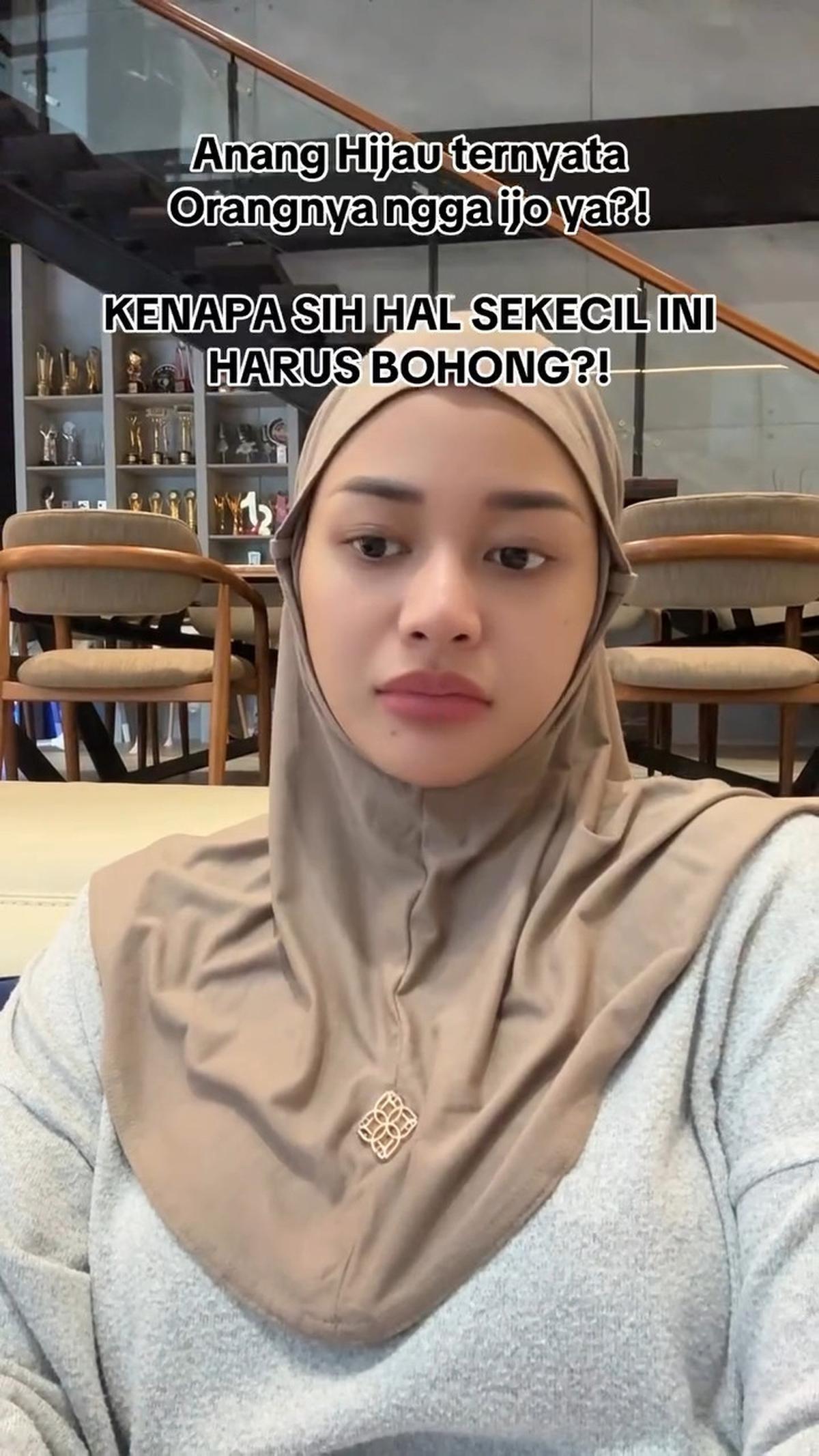 Potret Aurel Hermansyah Ikut Tren 'Hal-Hal Kecil Harus Bohong' Bareng Anang Ini Sukses Curi Perhatian