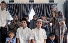 Ponakan Gantengnya Bikin Salfok, 8 Foto Lebaran Melly Lee Saat Bersama Keluarga!