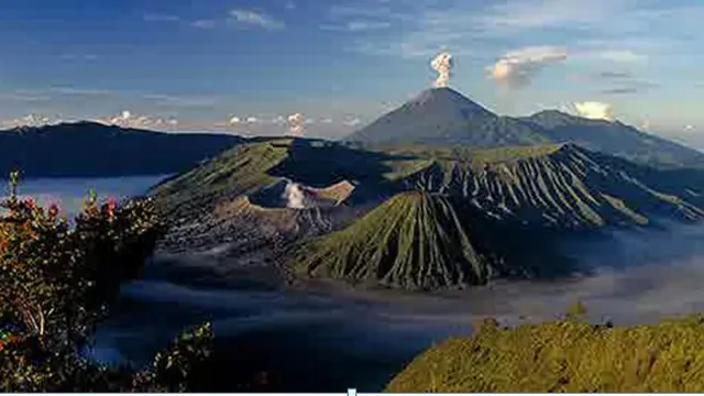 5 Gunung Terindah di Indonesia