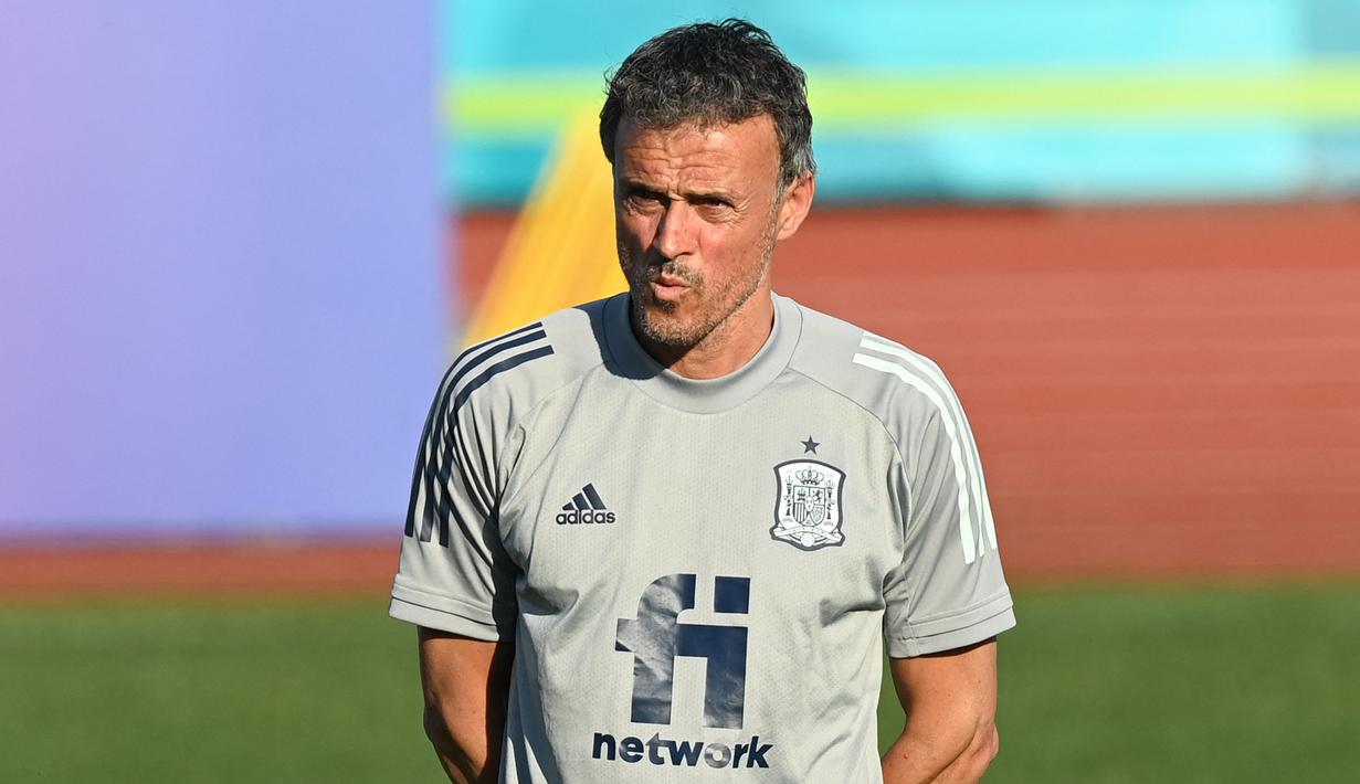 Timnas Spanyol mulai dipimpin Luis Enrique sejak tragedi di Piala Dunia 2018 Rusia. Saat itu, Julen Lopetegui dipecat 2 hari sebelum pertandingan pertamanya. Enrique sendiri sudah dikenal baik oleh publik Spanyol. Ia berhasil mempersembahkan 3 musim bersama Barcelona dengan gelar-gelar bergengsi, termasuk Liga Champions. La Furia Roja antinya akan tergabung ke dalam grup E bersama Jerman, Jepang, dan Kostarika. (AFP/Kirill Kudryavtsev)