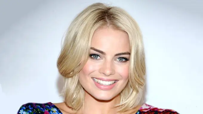 [Bintang] Margot Robbie
