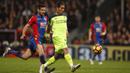 Proses terjadinya gol yang dicetak gelandang Liverpool, Roberto Firmino, ke gawang Crystal Palace pada laga Premier League di Stadion Selhurst Park, Inggris, Sabtu (29/10/2016). Liverpool menang 4-2 atas Palace. (Reuters/John Sibley)