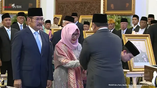 6 Potret Anak Soeharto Terima Anugerah Gelar Pahlawan Nasional Sang Ayah