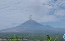 Gunung Semeru Kembali Erupsi, Letusan Setinggi 1.000 Meter Teramati