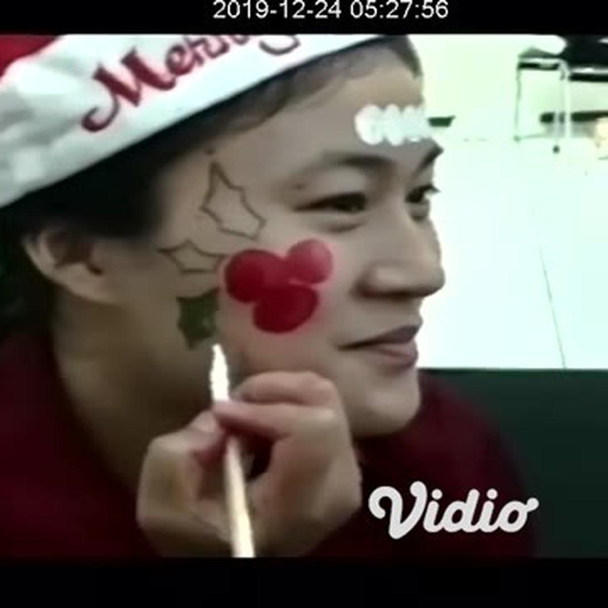 Video Keceriaan Natal Lewat Face Painting Kreasi Mahasiswi Di Surabaya Surabaya Liputan6 Com