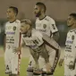 Pemain Bali United saat pertandingan melawan Madura United pada laga Piala Presiden di Stadion Manahan, Solo, Sabtu, (3/2/2018). Bali United menang adu penalti 5-4 atas Madura United. (Bola.com/M Iqbal Ichsan)