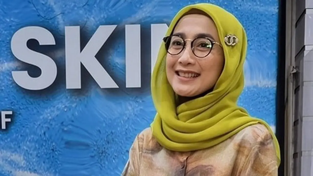 Genap 50 Tahun, Ini 8 Potret Transformasi Desy Ratnasari yang Tetap Awet Muda