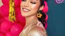 Jedar memercayakan Victoria Makeup Atelier untuk riasan glam-nya di hari bahagia itu. [cr: @inijedar].