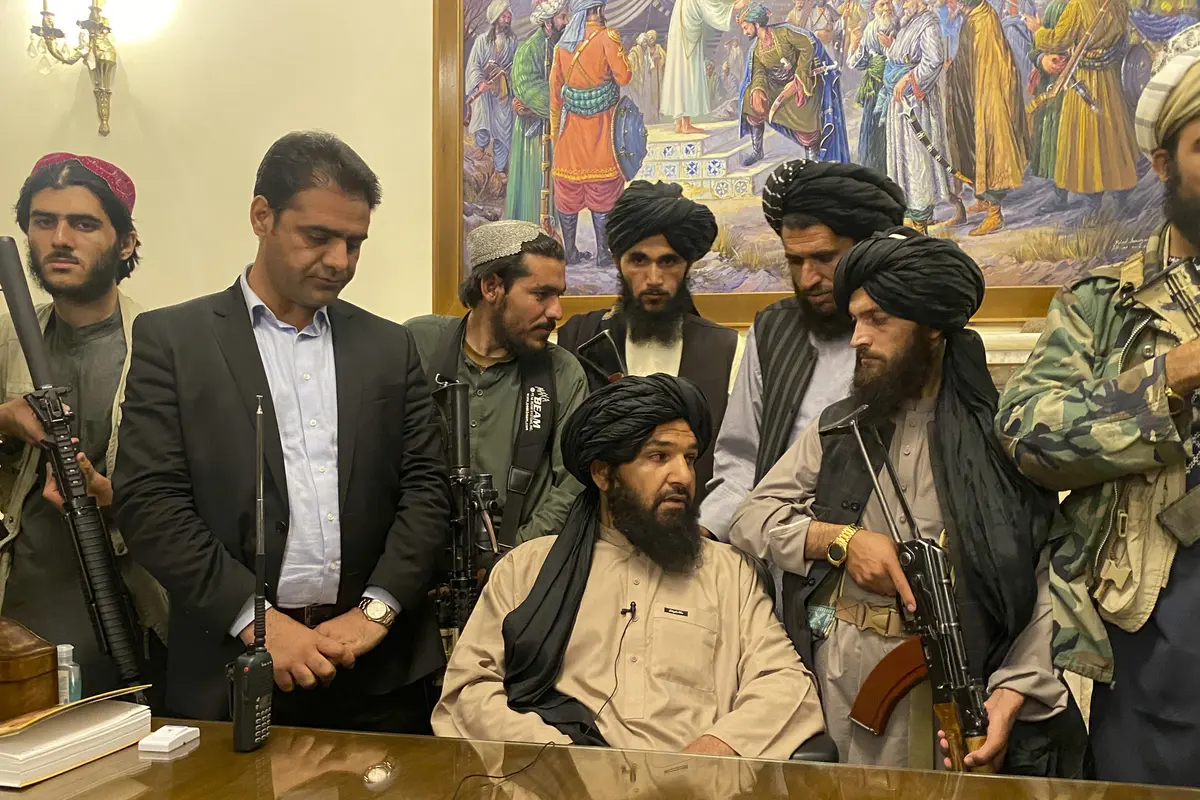 FOTO: Taliban Duduki Istana Kepresidenan Afghanistan