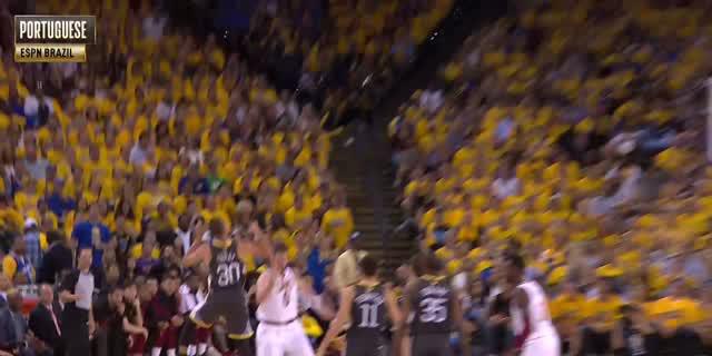 VIDEO: Reaksi Komentator dari Berbagai Negara untuk Three-Point Curry di Final NBA