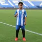 Tristan Alif Naufal saat berada di stadion akademi klub La Liga, CD Leganes. (Bola.com/Dok. Pribadi/Tristan Alif)