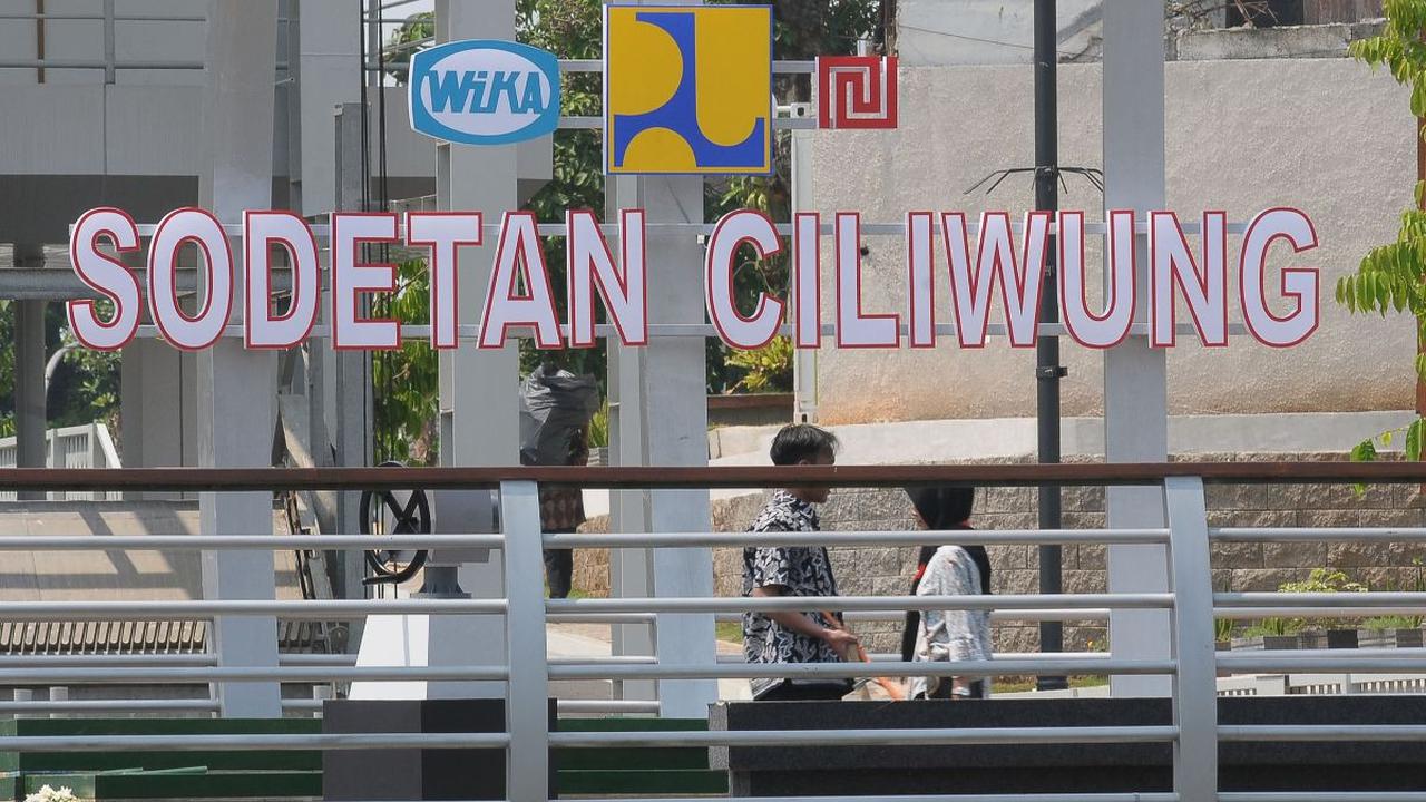 Pembangunan Sodetan Ciliwung sepanjang 1,2 kilometer dengan dua terowongan memakan waktu sekitar 11 tahun dan menggunakan alokasi anggaran sebesar Rp1,150 triliun. Infrastruktur ini mampu mengurangi banjir di enam kelurahan di Jakarta.