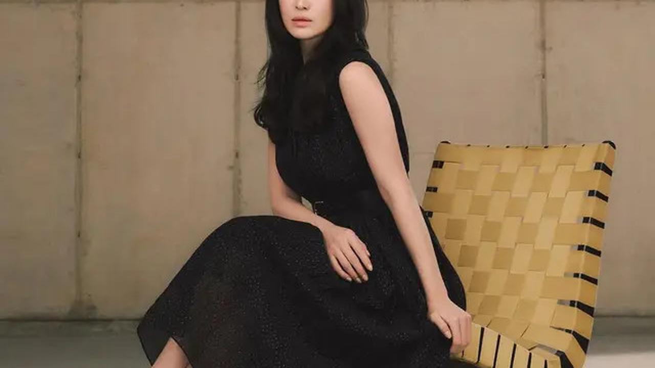 5 Model Atasan Wanita Simple Elegan, Bikin Tampilan Lebih Trendi