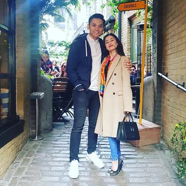 6 Potret Angie Virgin dan Suami yang Polisi Inggris, Dapat Label Pahlawan dari Parlemen