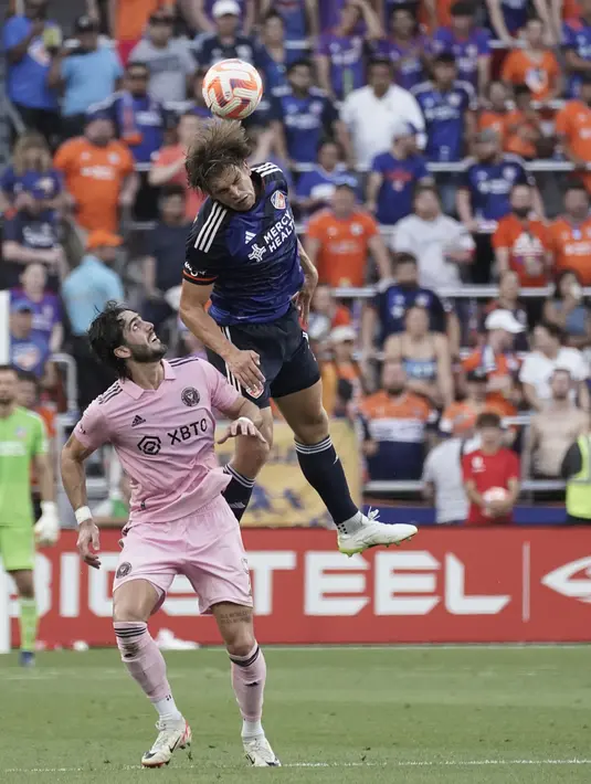 Lionel Messi dkk harus melalui babak adu tendangan penalti dan akhirnya menang dengan skor 5-4 saat menghadapi Cincinnati di semifinal. (AP Photo/Joshua A. Bickel)