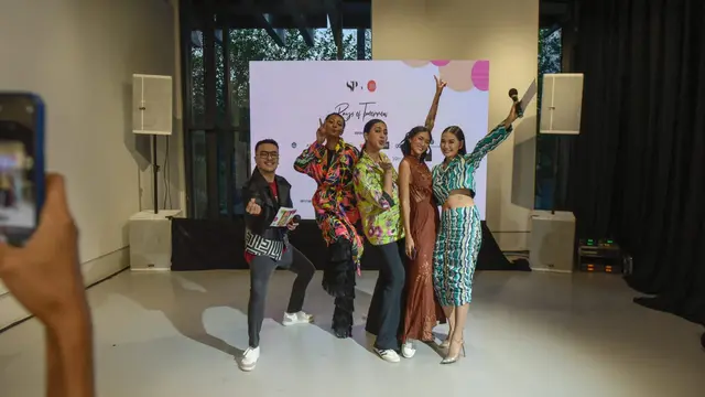 Didukung Kemendikbud, Dominique Diyose, Kelly Tandiono, Laura Muljadi dan Paula Verhoeven Rayakan 5 Tahun Supermodels Project Lewat Seni dan Fashion, credit: Ve dhanito photography