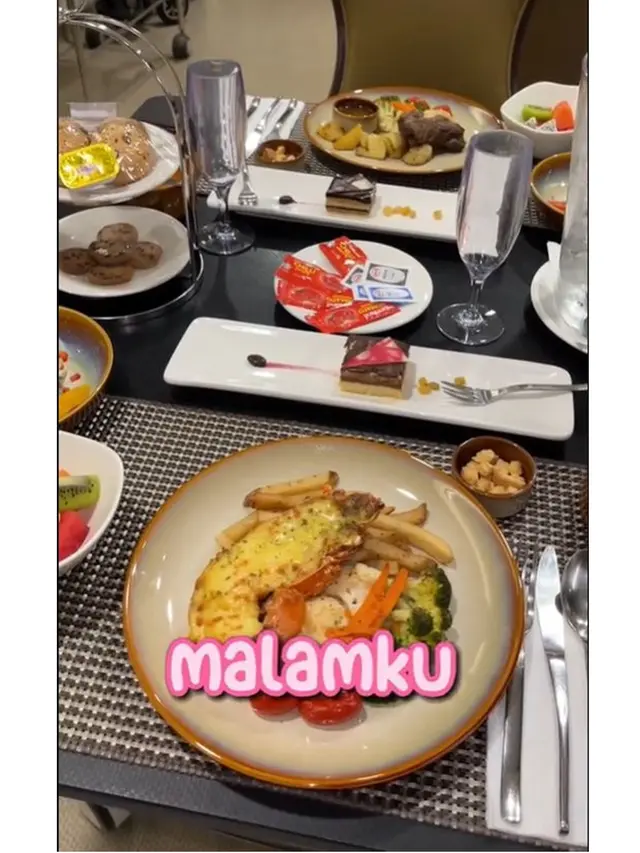 6 Potret Sisca Kohl Pertama Muncul Usai Melahirkan, Menu Makanan Curi Perhatian