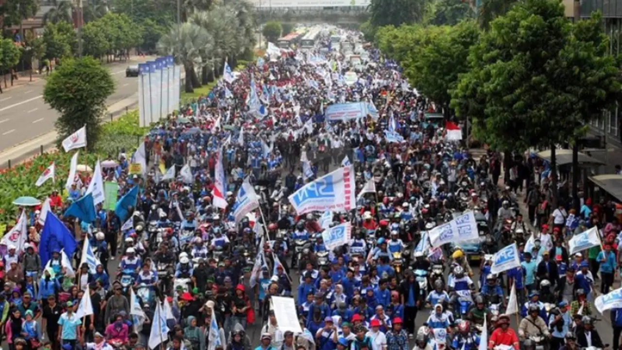 7 Hal yang Gak Boleh Dilakukan Saat Ikut Demo Buruh