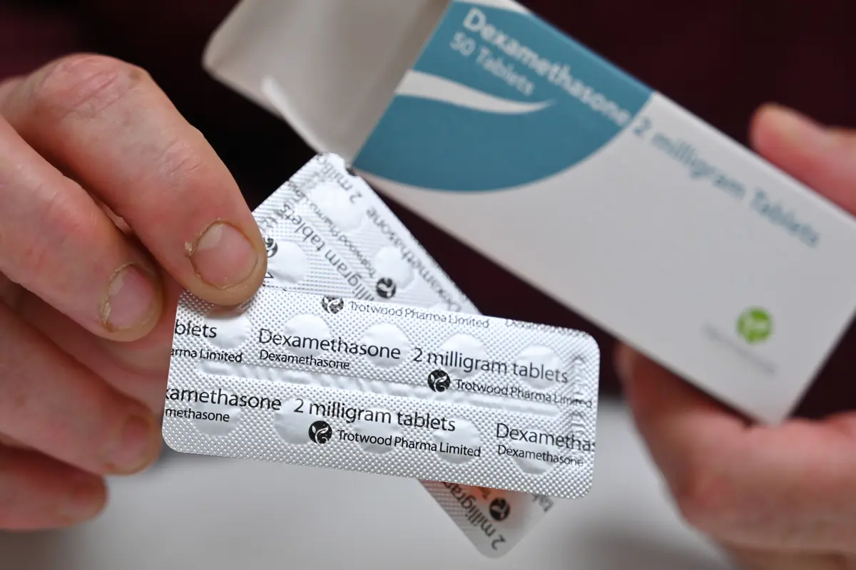 Dexamethasone adalah obat yang mudah tersedia dan relatif murah. (Justin Tallis / AFP)