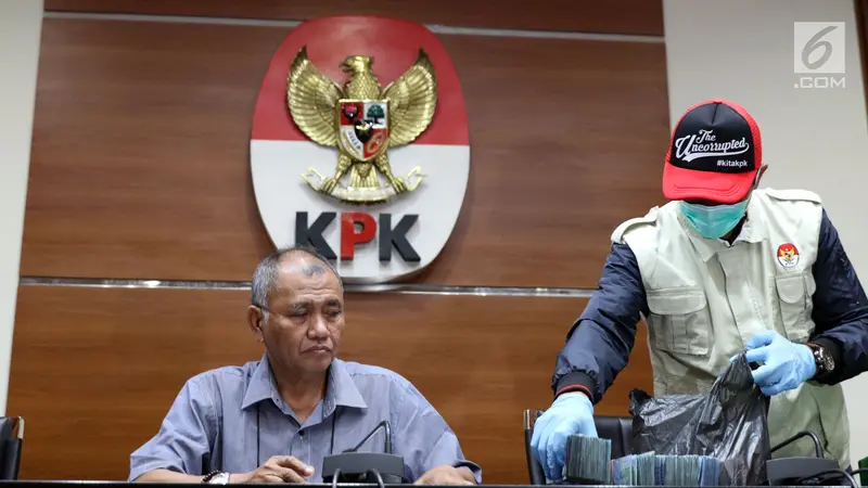 OTT Bupati Pakpak Bharat, KPK Tunjukan Barang Bukti Suap