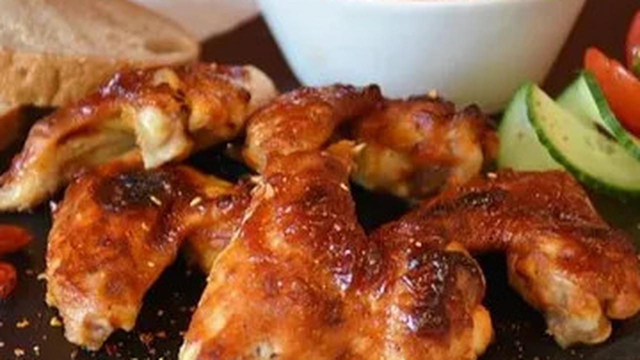 makan brutu ayam