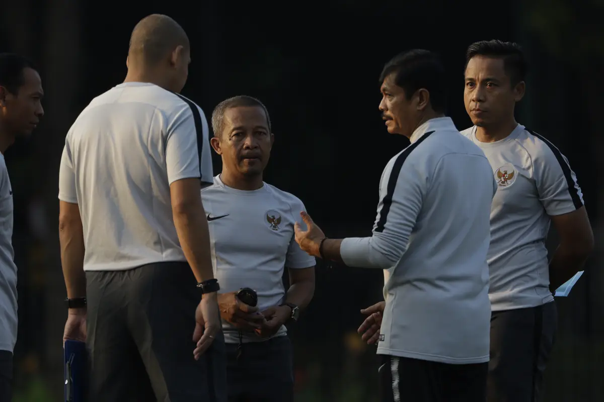 Pelatih Timnas Indonesia U-22, Indra Sjafri. (Bola.com/Vitalis Yogi Trisna)