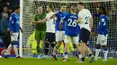 <p>Pertandingan pun berakhir dengan skor 1-1. Hasil ini membuat Tottenham Hotspur naik ke posisi empat klasemen Liga Inggris dengan 50 poin, menggeser Manchester United, tapi dengan dua laga lebih banyak. Sedangkan Everton naik ke peringkat 15 dengan 27 poin. (AP Photo/Jon Super)</p>