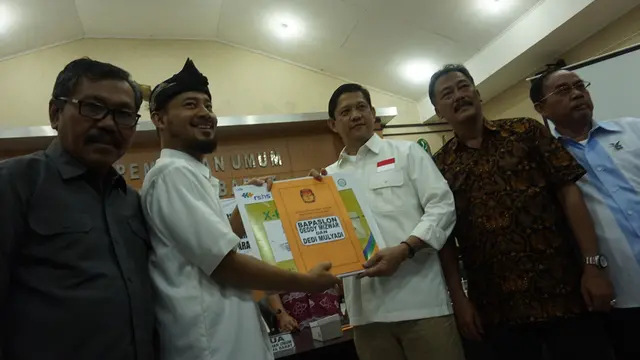 KPU Jawa Barat mengingatkan calon kepala daerah untuk segera melengkapi berkas persyaratan.