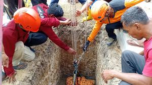 Begini Proses Pemakaman Wanita Berbobot 300 Kg di Sragen