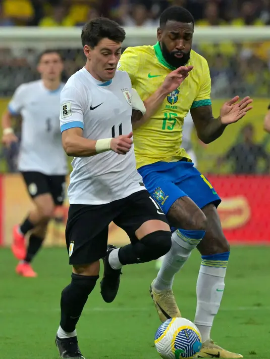 Tertinggal 0-1, Brasil bangkit dan meningkatkan intensitas serangan. (NELSON ALMEIDA/AFP)