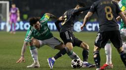 Newcastle berhasil membombardir gawang tuan rumah dengan menciptakan enam gol. Sementara itu, mereka hanya mampu membalas satu gol. (AP Photo/Stringer)