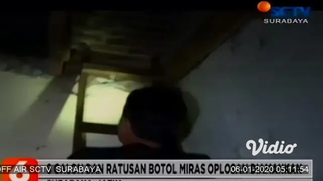 Polisi menggerebek sebuah gudang di Jalan Bronggalan Sawah gang V, Tambaksari yang dijadikan tempat memproduksi miras oplosan jenis cukrik. Dari dalam gudang, polisi mengamankan barang bukti ratusan botol cukrik yang siap edar.