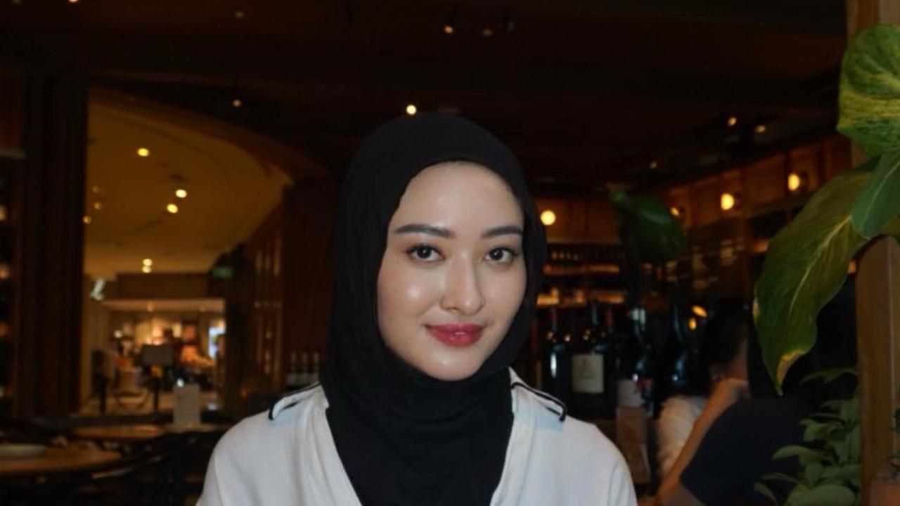 7 Potret Terbaru Puteri Modiyanti 'Anak' Tommy Soeharto yang Kini Berhijab, Paras Makin Cantik