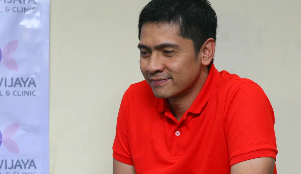 Singkat cerita, Donita pun menuturkan penyebab bayi laki-laki yang diberi nama Parvais Farezel Shaquil Nugroho diharuskan masuk ruang NICU, yakni lantaran menurut dokter bayi itu tidak menangis dengan kuat. (Nurwahyunan/Bintang.com)