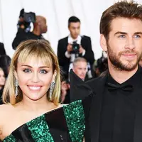 Miley Cyrus dan Liam Hemsworth akhirnya resmi menjadi pasangan suami istri pada 28 Desember 2018 lalu. (Liputan6.com/Instagram/@mileycyrus)