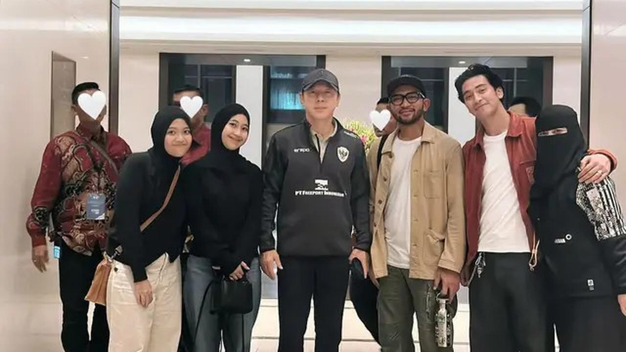 Umi Pipik Posting Foto Bareng Shin Tae-Yong, Sang Pelatih Dipanggil Pak De