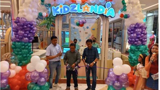 Bermain sambil Membantu Proses Pelatihan Tumbuh Kembang Anak di Kidzlandia