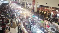 Suasana festival kuliner non-halal yang bertajuk Festival Kuliner Pecinan Nusantara, Kuliner Non=Halal Legend, Viral dan Hits di Solo Paragon Mall.(Liputan6.com/Fajar Abrori)