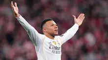 Pemain Real Madrid, Kylian Mbappe melakukan selebrasi setelah mencetak gol ke gawang Athletic Bilbao dalam laga lanjutan Liga Spanyol 2025/2026 di Stadion San Mames, Bilbao, Spanyol, Rabu (03/12/2025). (AP Photo/Jose Breton)